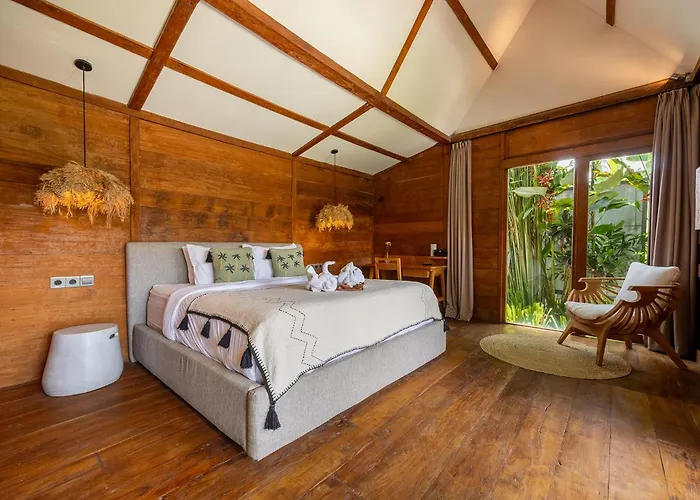 Sebelah By Optimum Bali Villa *